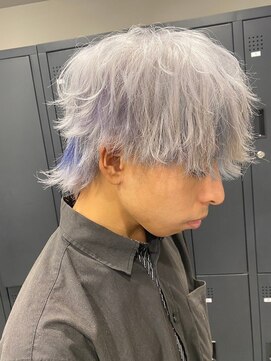 ベレーザ 渋谷(BELEZA) 11200ホワイトブロンド刈り上げショートフェザーショート