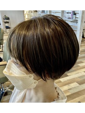 フィッツヘアー 五泉店(Fits Hair) ナチュラルショート×ハイライトカラー