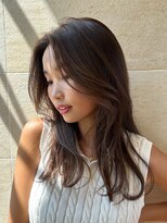 ビュートリアム265(BEAUTRIUM 265)&nbsp;流れる前髪 くびれヘア ナチュラルブラウン 春夏トレンド 銀座
