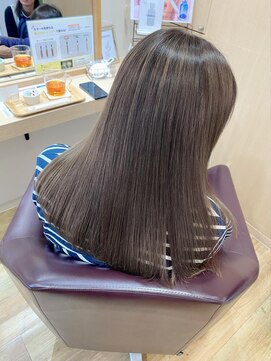 エム インターナショナル 白岡 キュート(EMU international CUTE) 赤みや白髪が気になる方に透明感ハイライト