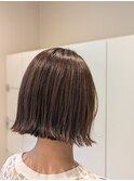 アゴ下切りっぱなしボブ