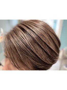 【山科駅】ケア重視/魅せるグレーカラーはお任せ！デザイン×技術×豊富な薬剤で理想を叶える☆