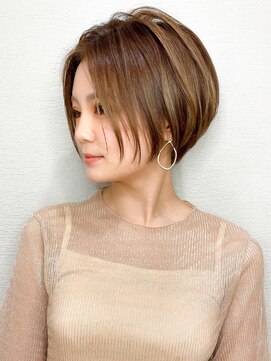 ラルユー 金山(LallYou) 30代40代に人気の大人かわいい前髪ありのくびれショート
