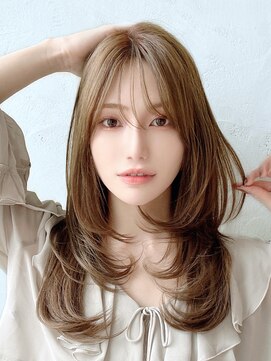 エインアンリー 明治神宮前(AIN.ANLY.) ヘーゼルグレージュ大人可愛いレイヤーカットうるツヤカラー韓国