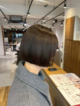 アカラ(acala) 前下がりボブ【20代/30代/イルミナカラー/縮毛矯正/髪質改善】
