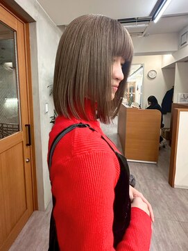 リアン(Lien) ブリーチなしダブルカラー/ブラウンアッシュ/ミディアムボブ