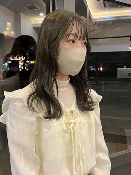 ヘアーアイスカルテット(HAIR ICI QUARTET) ブリーチなしカラーで叶う透明感オリーブベージュ夏スタイ