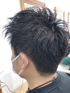 ヘッズ 本八幡店(HEADS) MEN'S HAIR  センターパート　ツイストスパイラル　コンマヘア