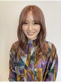 ピンクベージュ