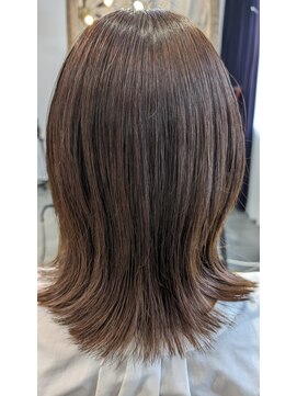 レガーレ(Legare) 外ハネミディアム