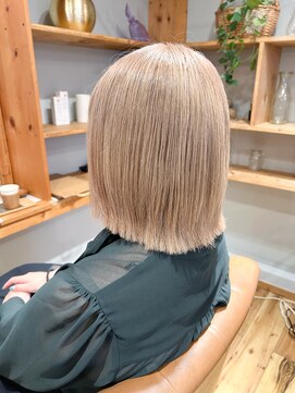 ラクヘアー 明大前(rakhair) ホワイトベージュ