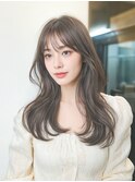 透明感あふれる大人グレージュヘア