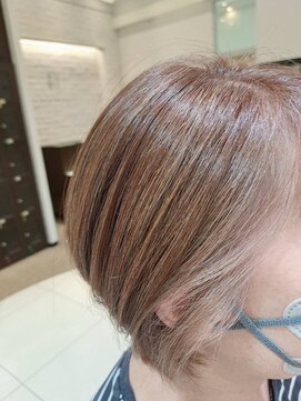 ミック ヘアアンドメイクアップ 高田店(miq Hair&Make up) 白髪ぼかし/ハイライト/フェイスフレーミング/ショートボブ