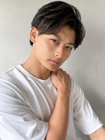 ブルーブラック刈り上げセンターパートフェザーパーマa