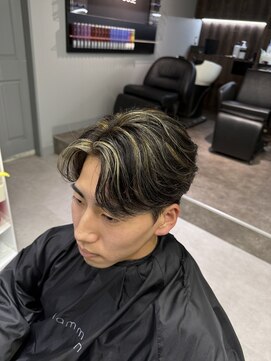 フラミューム 三島(flammeum) メンズ/ハイライト/センターパート/毛流れ/ニュアンスパーマ/