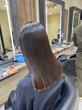 ケンジ 横須賀中央(KENJE) 定期的メンテナスで叶うストレートヘア