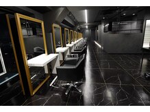 ニューヨークニューヨーク 寝屋川店(NYNY)の雰囲気（奥行きのある黒を基調とした高級感のある店内〔寝屋川・香里園〕）