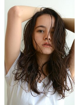 クオン 今泉(quon) 【quon】ナチュラルパーマ-天神今泉薬院-