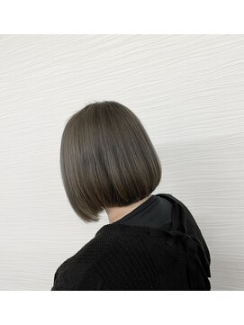 ラルム(LaRmE) Wカラー×ボブ