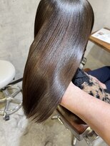 エスト(est)&nbsp;お手入れいらずのストレートでうる艶美髪×M3D【髪質改善/新宿】