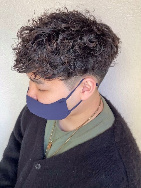 【HOMME HAIR 稲田】 スペインカール フェード スタイル