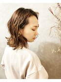 くびれヘア　外ハネ