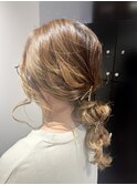 ローポニーテールスタイル　たまねぎヘアアレンジ