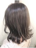 オリーブグレージュ
