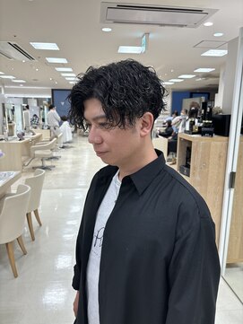 ケンジ 平塚ラスカ店(KENJE) 波巻きツイストスパイラルセンターパート/メンズパーマ/