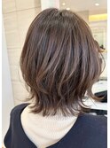 外ハネボブ30代40代50代くびれミディアムボブウルフイメチェン
