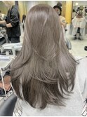 ツヤ髪グレージュ×ロングレイヤーカット【CHICA】