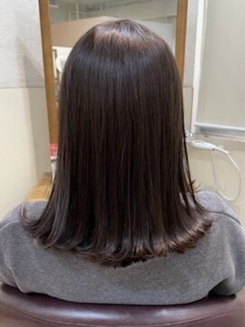 ヒラソル(girasol) 鎖骨ミディアム× イルミナアンバー