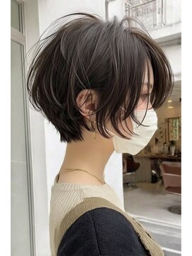 リアン アオヤマ(Liun Aoyama) 束感ショートヘア