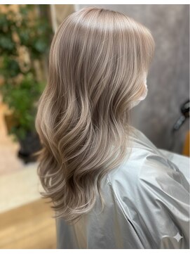 シルバーベージュ