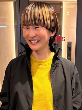 アトリエ(atelier.) ボブ デザインカラー ブリーチカラー 20代 丸みボブ
