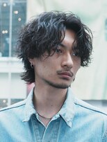 バイフィフス 原宿/表参道(by fifth)&nbsp;緩めニュアンスパーマフェザーパーマメンズセンターパートウルフ