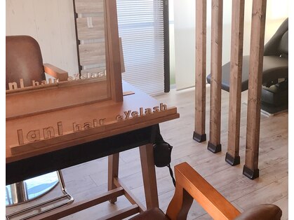 ラニ ヘアーアイラッシュ(lani hair eyelash)の写真