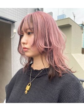 ジーナ(XENA) クリーミーピンク×ブラウンインナーウルフ