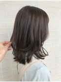オリーブグレージュ
