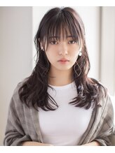 『丸顔』さんにオススメのヘア&ポイントは？