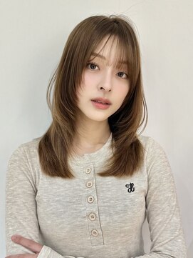 バイオレット ナゴヤ(Violet Nagoya) 内巻きレイヤーウルフレイヤーハイレイヤー小顔カット