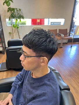 ツイン 束感ショートスタイル