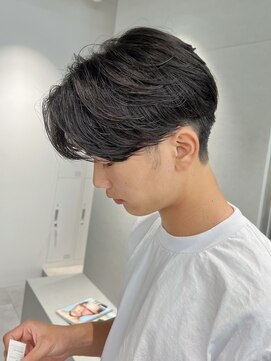 トリッカ 銀座(tricca) センターパート/縮毛矯正/ストレート/ブルーブラック