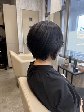 イーラ(E-LA) ショートボブ