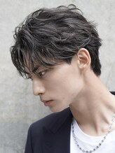 《*フェザーパーマ*》軽やかな動きとカールが特徴で、清潔感と男らしさを兼ね備えたパーマデザイン＊[栄]