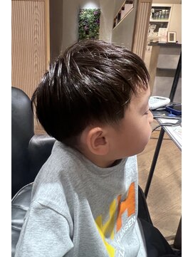 キッズカット/ナチュラルなツーブロックショート　archive垂水