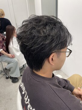 イリ(iLi) 【iLi ×HIRAI】メンズパーマヘア/フェザーパーマ