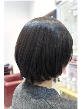 イングレス(INGRESS) 潤い感あふれる大人の艶髪＊丸みショート