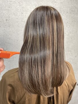 スライバイリアオオサカ(Sly By Ria OSAKA) ハイライトカラー+髪質改善【大阪】【梅田】