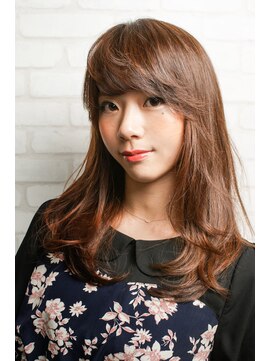 ラテ(Latte) 毛先ワンカールのパーマスタイル
